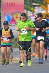 BIB: 100, 43072, 40507, 2580
                            <button type="button" onclick="openModal(9913985)" class="btn btn-primary btn-sm float-right btn-popup" data-toggle="modal" data-target=".modal-high-quality">
                        <i class="fas fa-shopping-cart"></i> Add to Cart
                    </button>
                                            <button type="button" onclick="isThisMe(9913985, true)" class="btn btn-success btn-sm float-right btn-popup btn-isme hidden" data-toggle="tooltip" data-placement="bottom" title="นี่คือรูปของคุณใช่ไหม คลิกที่นี่เพื่อเอาเข้าอัลบั้ม">
                        <i class="fas fa-plus"></i> Add to album
                    </button>
                    <button type="button" onclick="isThisMe(9913985, false)" class="btn btn-warning btn-sm float-right btn-popup btn-isnotme hidden">
                        <i class="fas fa-ban"></i> Remove from album
                    </button>